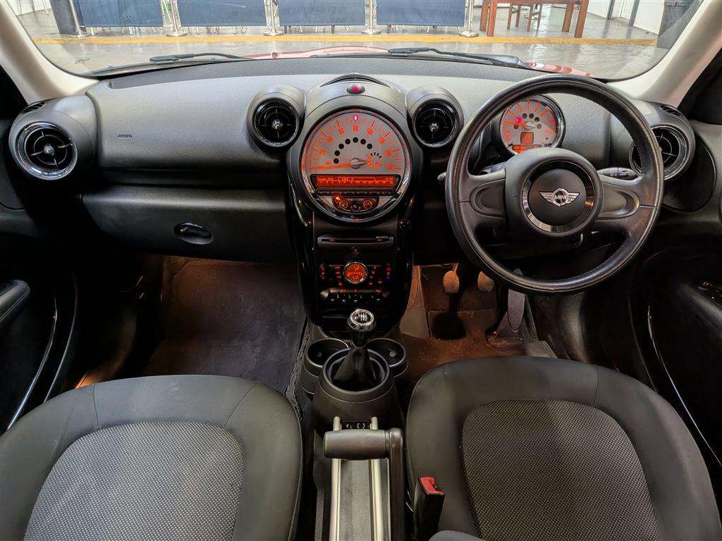 <p>2013 MINI COUNTRYMAN ONE</p>