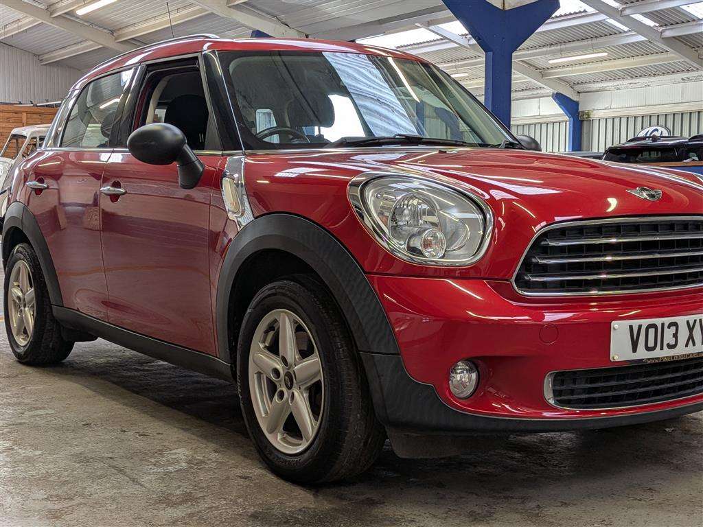 <p>2013 MINI COUNTRYMAN ONE</p>