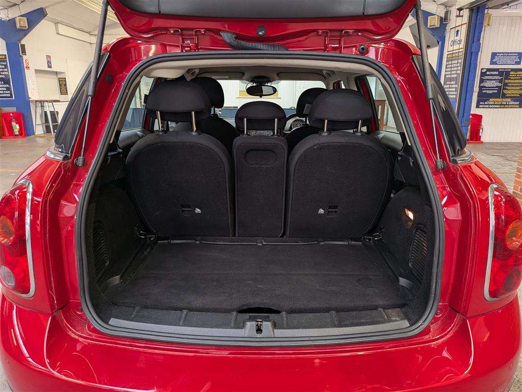 <p>2013 MINI COUNTRYMAN ONE</p>