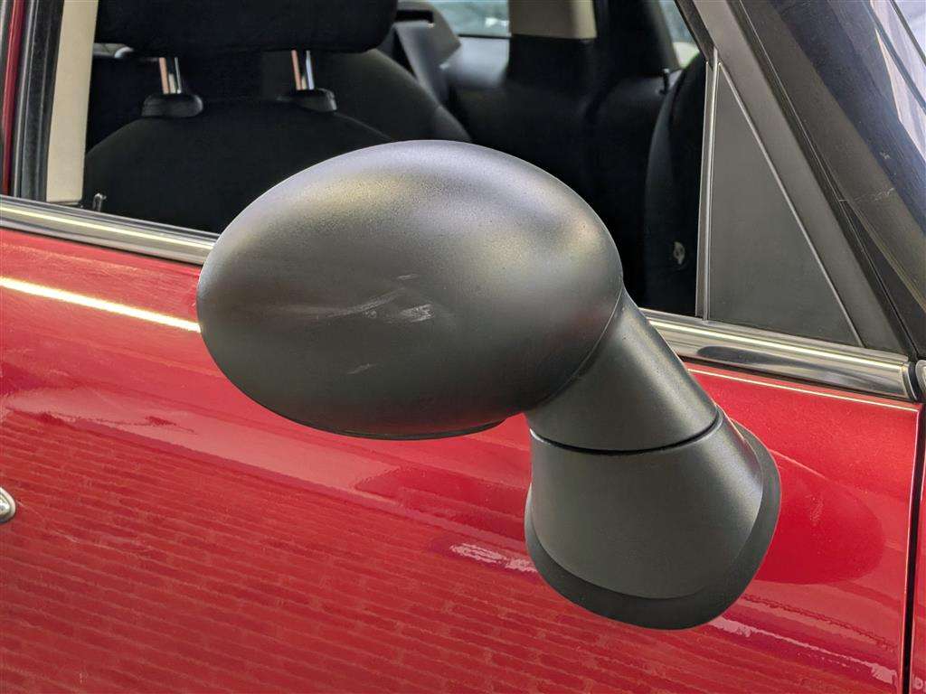<p>2013 MINI COUNTRYMAN ONE</p>