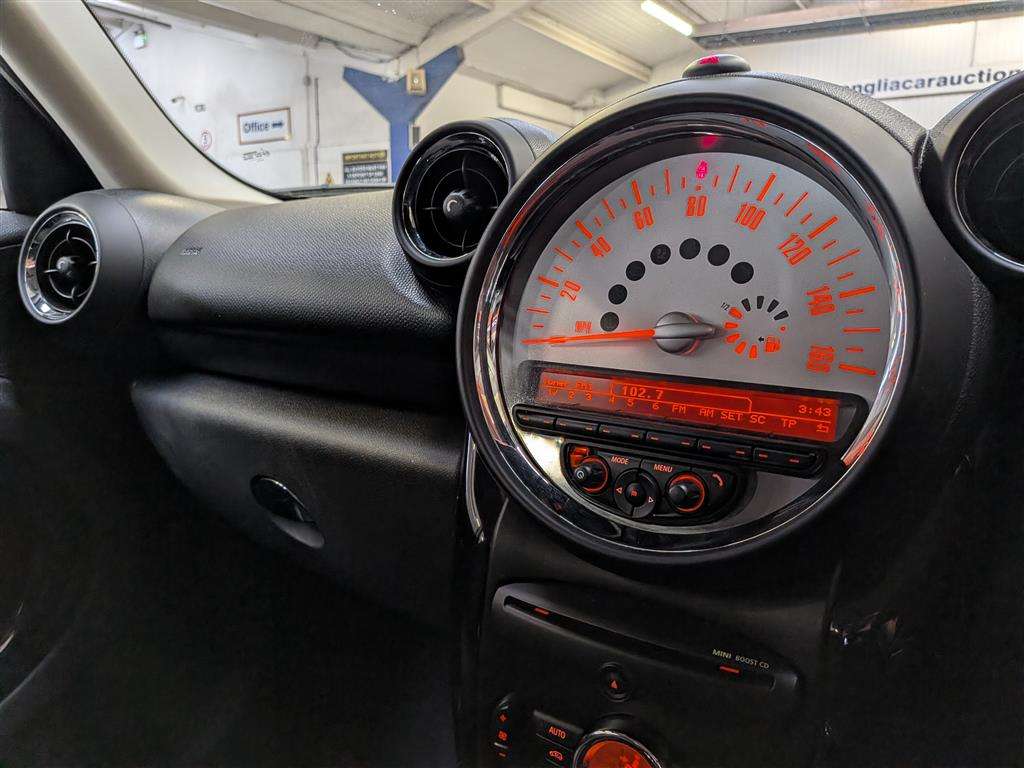 <p>2013 MINI COUNTRYMAN ONE</p>