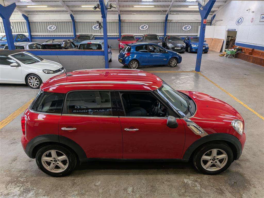 <p>2013 MINI COUNTRYMAN ONE</p>