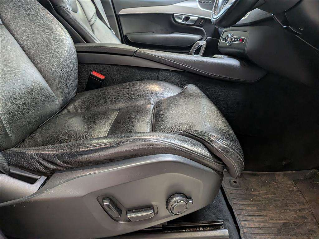 <p>2022 VOLVO XC90 INSCRP EXP T8RCHRGE</p>