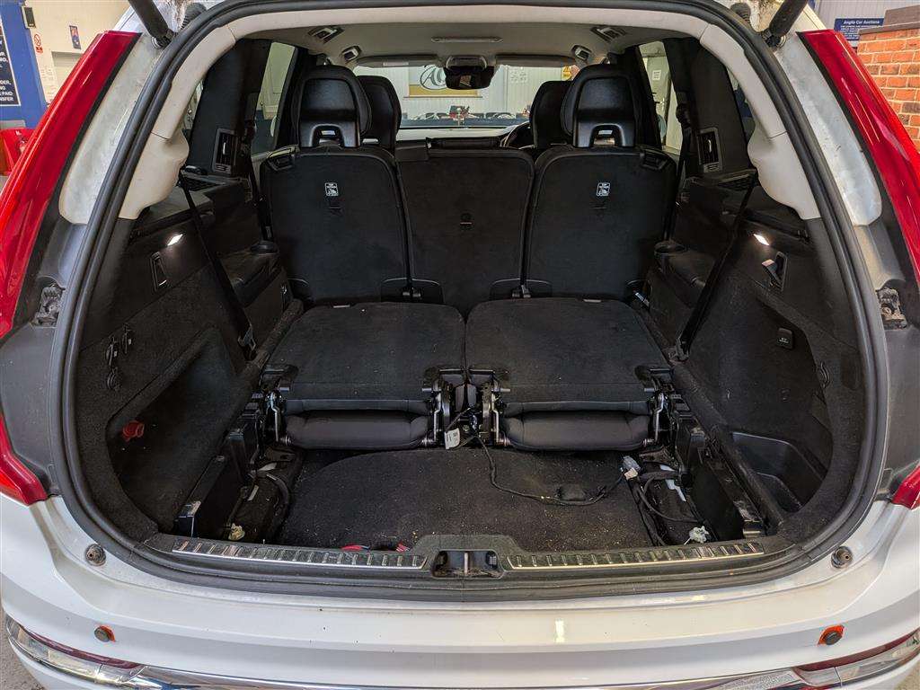 <p>2022 VOLVO XC90 INSCRP EXP T8RCHRGE</p>