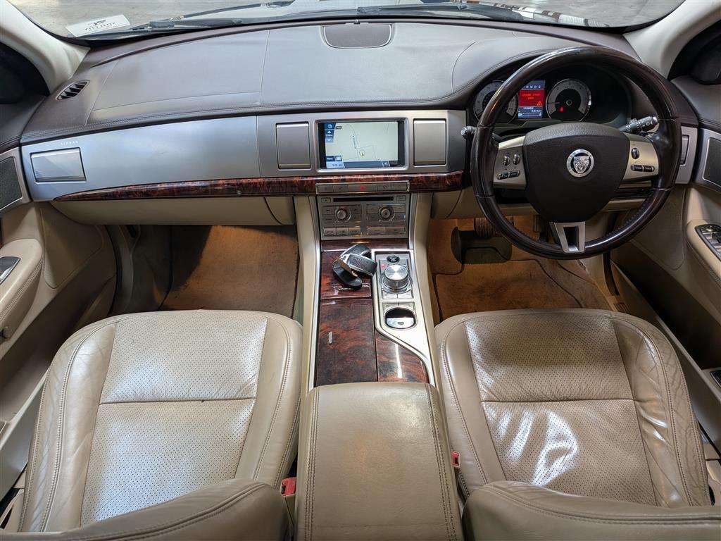 <p>2010 JAGUAR XF PREMIUM LUXURY V6 AUTO</p>