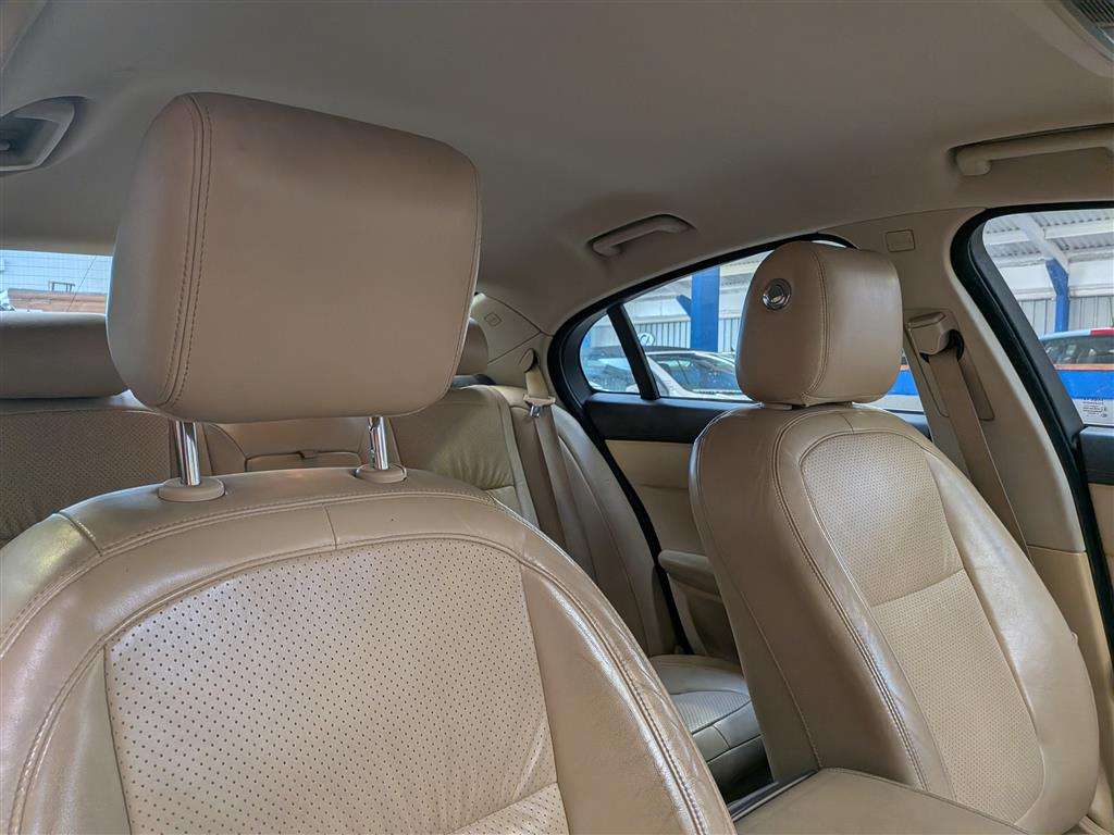 <p>2010 JAGUAR XF PREMIUM LUXURY V6 AUTO</p>