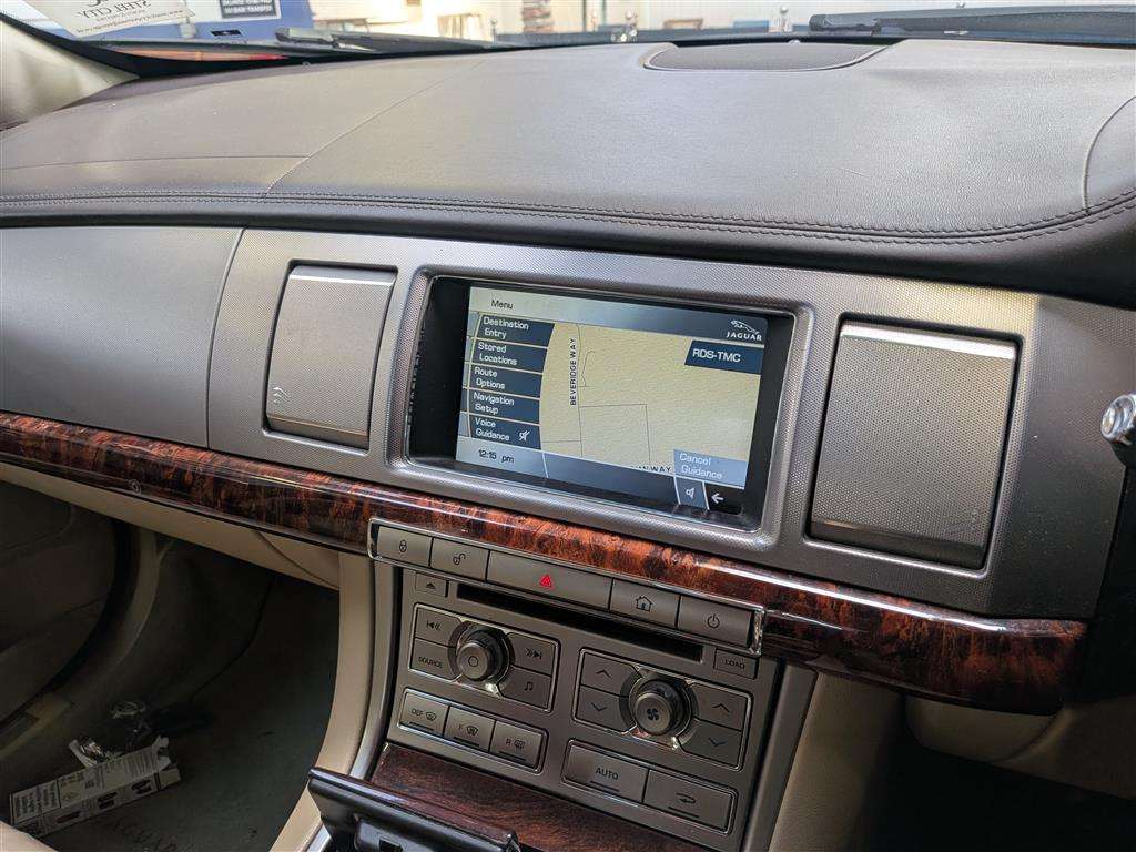 <p>2010 JAGUAR XF PREMIUM LUXURY V6 AUTO</p>