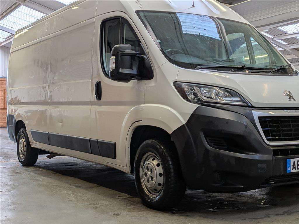 <p>2020 PEUGEOT BOXER 335 S L3H2 BLUEHDI</p>