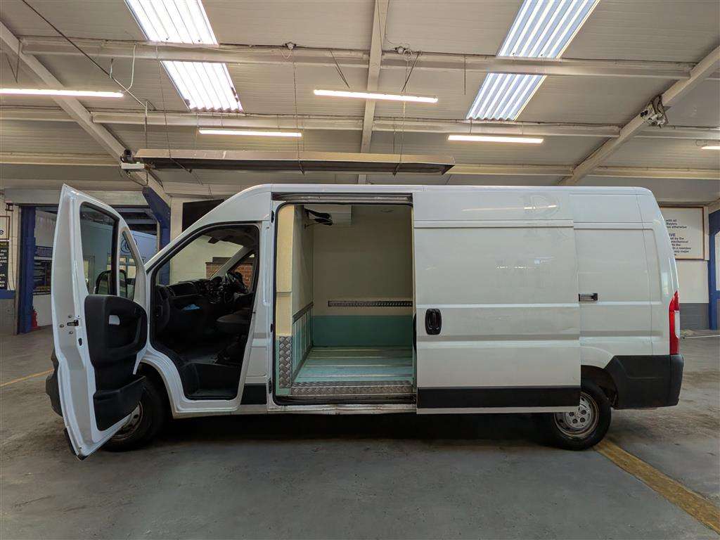 <p>2021 PEUGEOT BOXER 335 S L3H2 BLUEHDI</p>