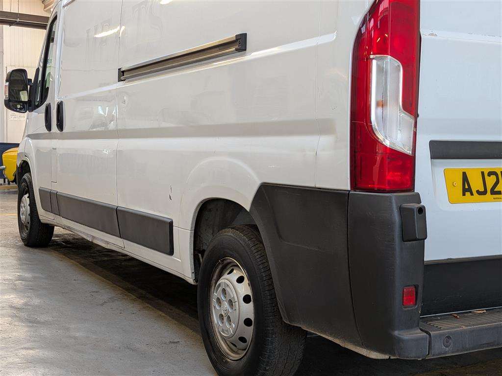 <p>2021 PEUGEOT BOXER 335 S L3H2 BLUEHDI</p>