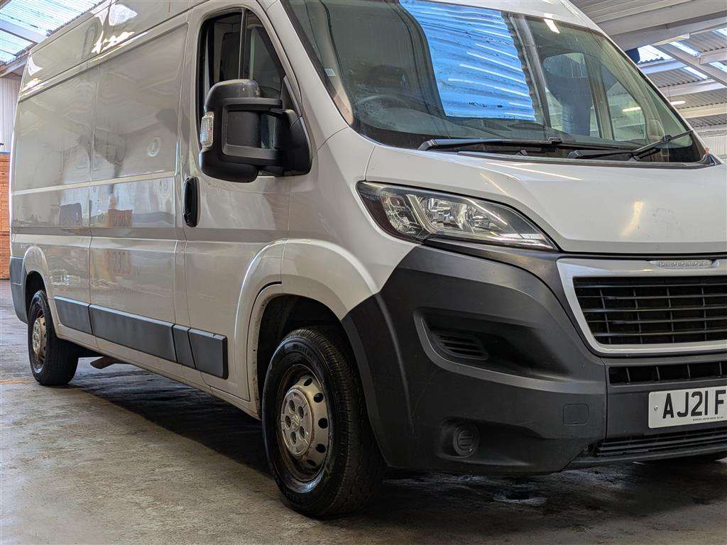 <p>2021 PEUGEOT BOXER 335 S L3H2 BLUEHDI</p>
