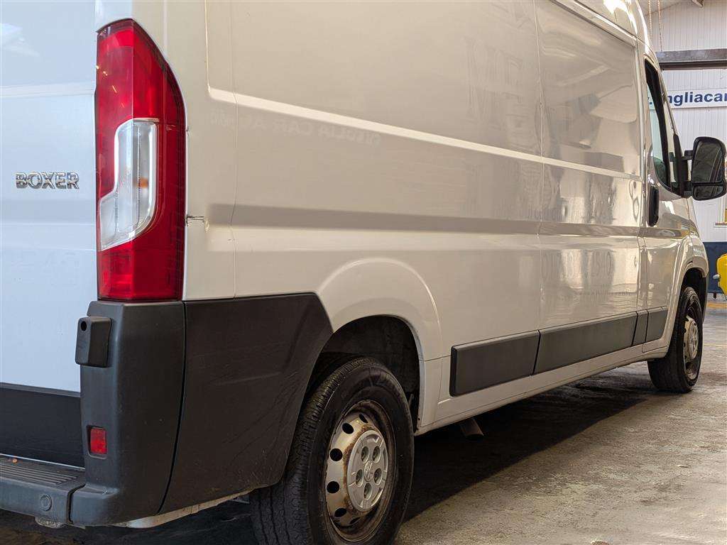 <p>2021 PEUGEOT BOXER 335 S L3H2 BLUEHDI</p>