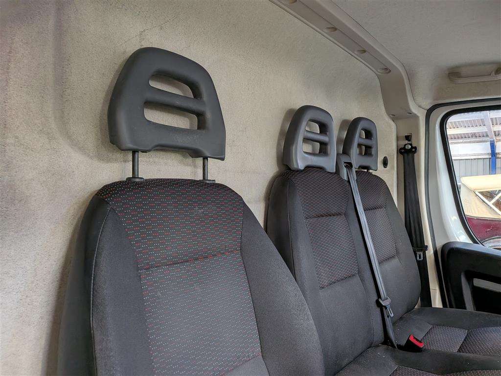 <p>2021 PEUGEOT BOXER 335 S L3H2 BLUEHDI</p>