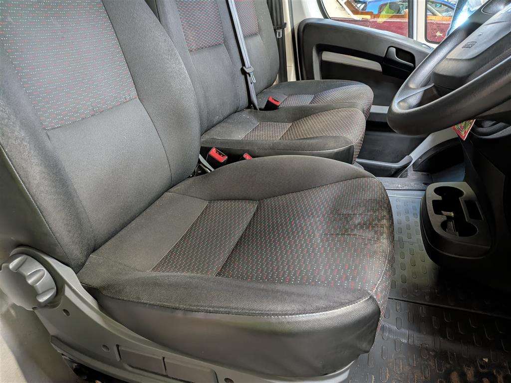 <p>2021 PEUGEOT BOXER 335 S L3H2 BLUEHDI</p>
