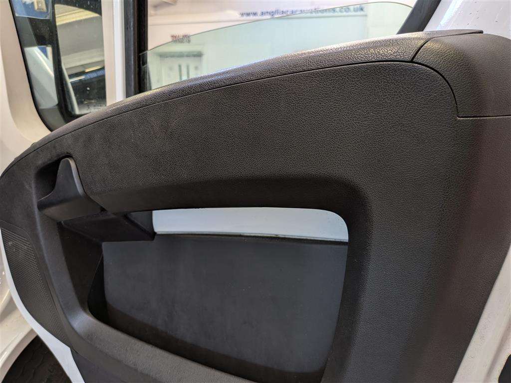 <p>2021 PEUGEOT BOXER 335 S L3H2 BLUEHDI</p>