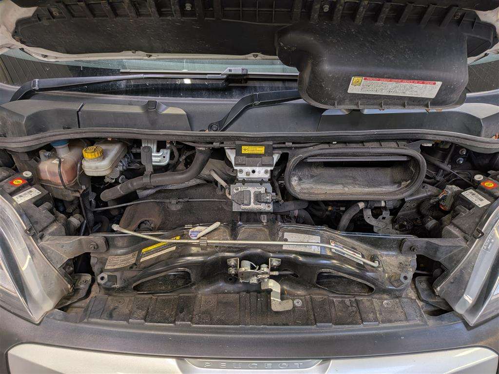 <p>2021 PEUGEOT BOXER 335 S L3H2 BLUEHDI</p>