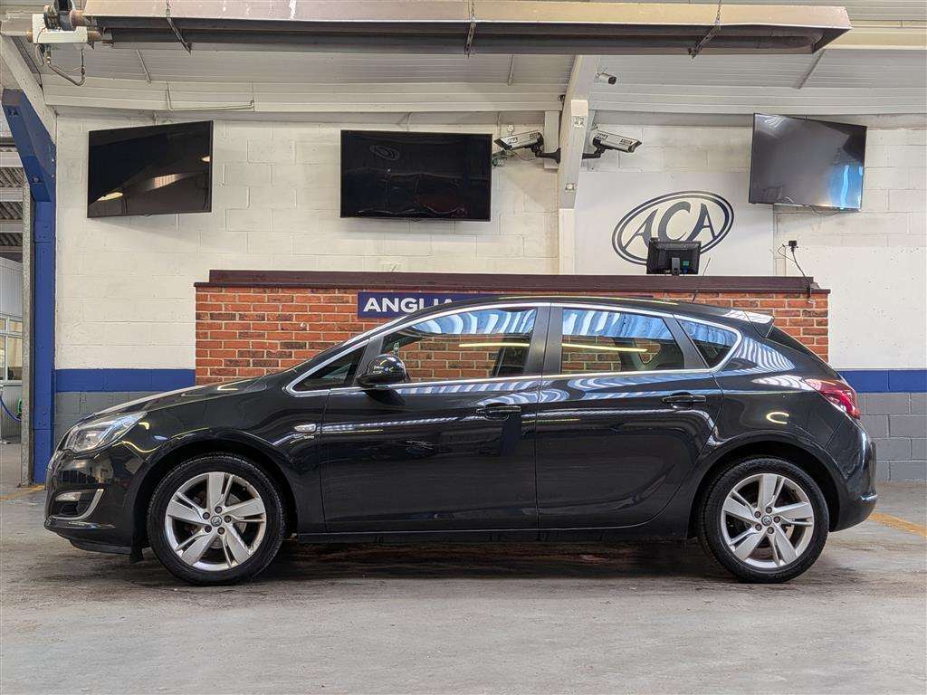 <p>2013 VAUXHALL ASTRA SRI</p>
