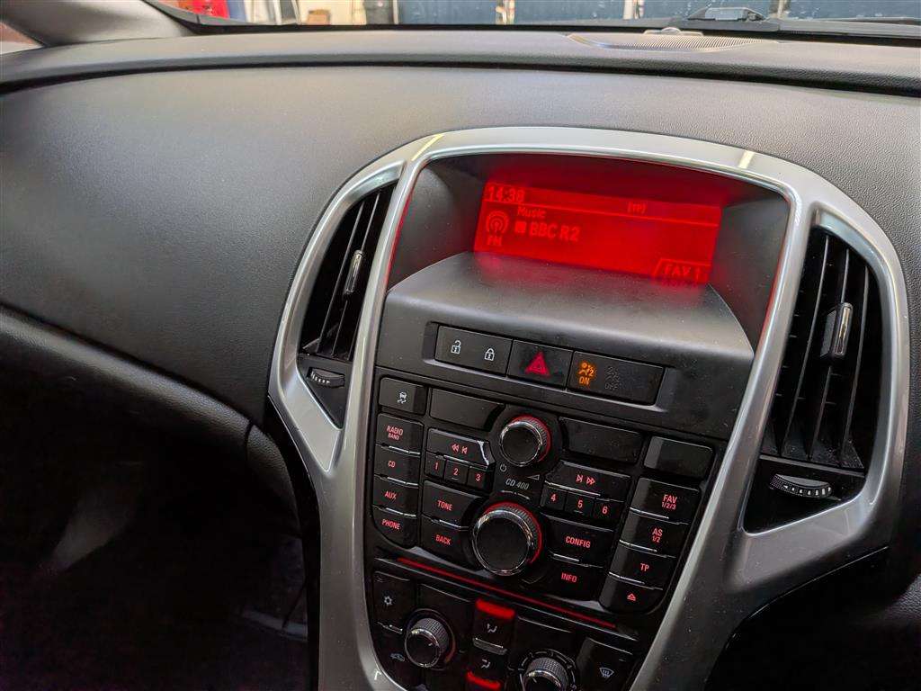 <p>2013 VAUXHALL ASTRA SRI</p>