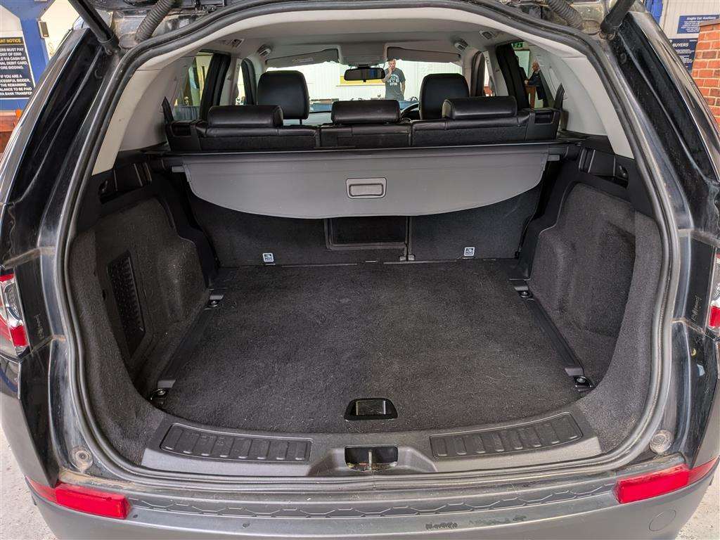 <p>2019 LAND ROVER DISCOVERY SPORT SE TECH T</p>