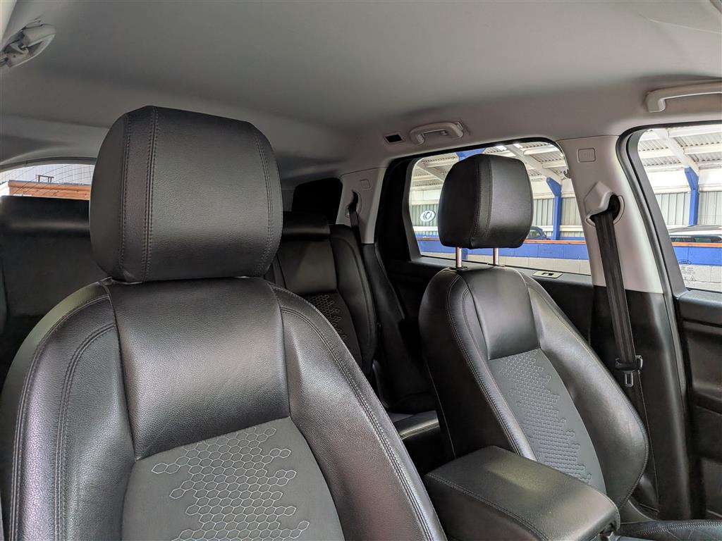<p>2019 LAND ROVER DISCOVERY SPORT SE TECH T</p>
