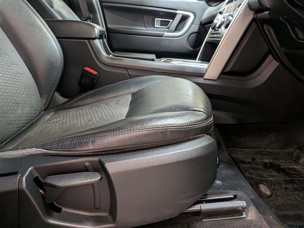 <p>2019 LAND ROVER DISCOVERY SPORT SE TECH T</p>