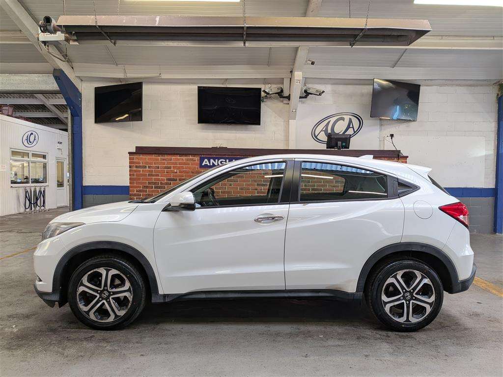 <p>2015 HONDA HR-V SE I-VTEC</p>