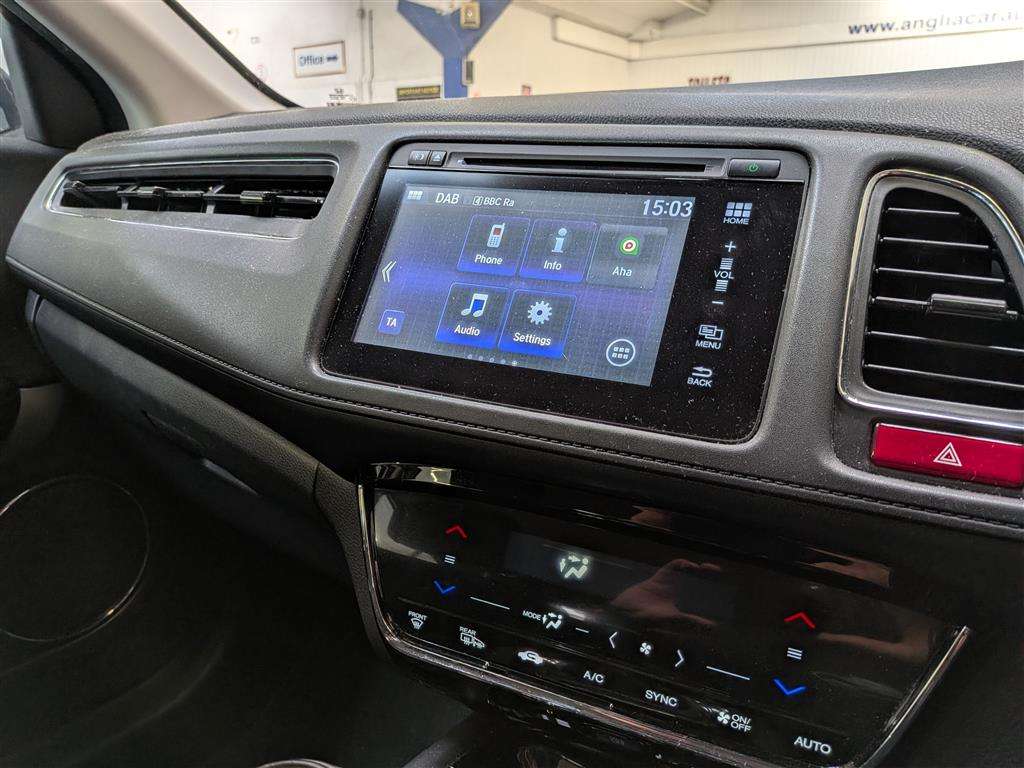 <p>2015 HONDA HR-V SE I-VTEC</p>