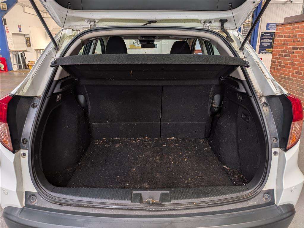<p>2015 HONDA HR-V SE I-VTEC</p>
