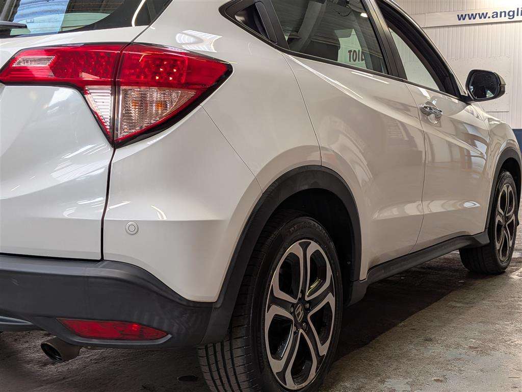 <p>2015 HONDA HR-V SE I-VTEC</p>