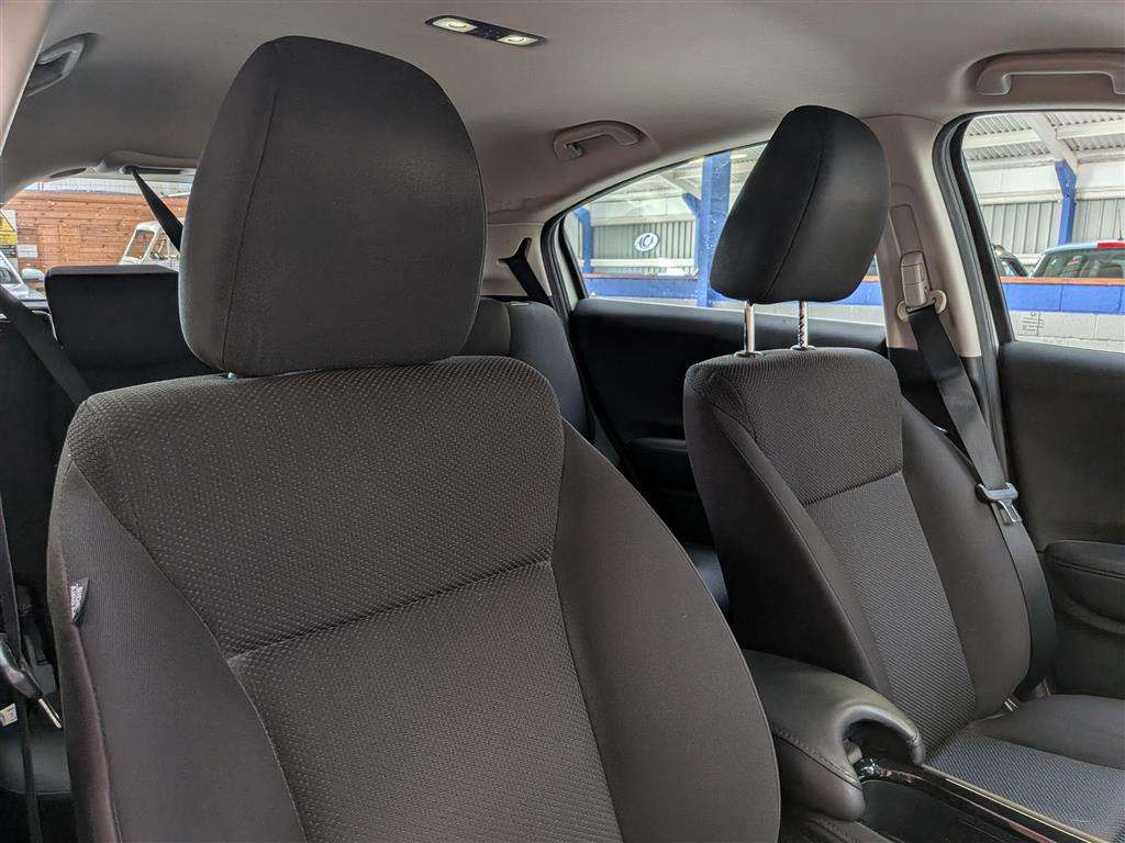 <p>2015 HONDA HR-V SE I-VTEC</p>