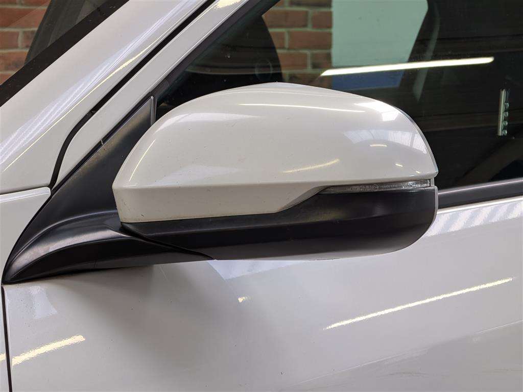 <p>2015 HONDA HR-V SE I-VTEC</p>