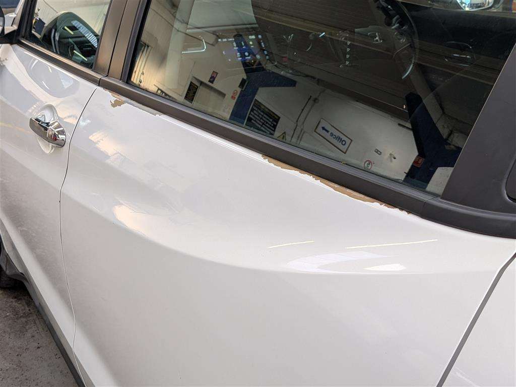 <p>2015 HONDA HR-V SE I-VTEC</p>