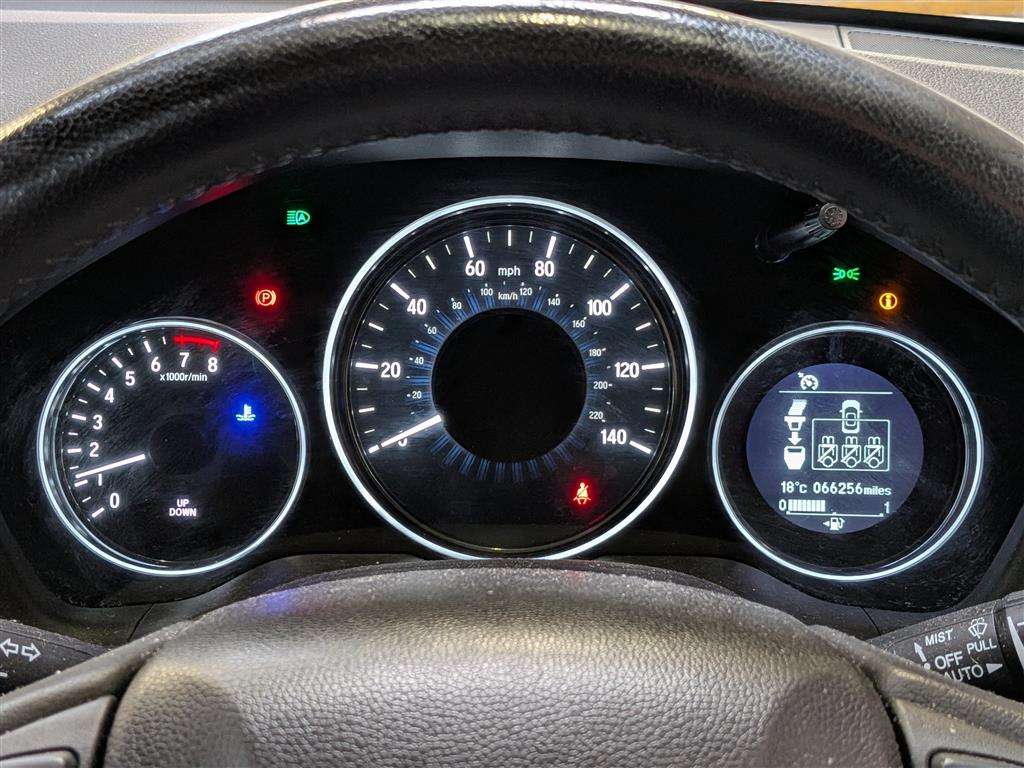 <p>2015 HONDA HR-V SE I-VTEC</p>