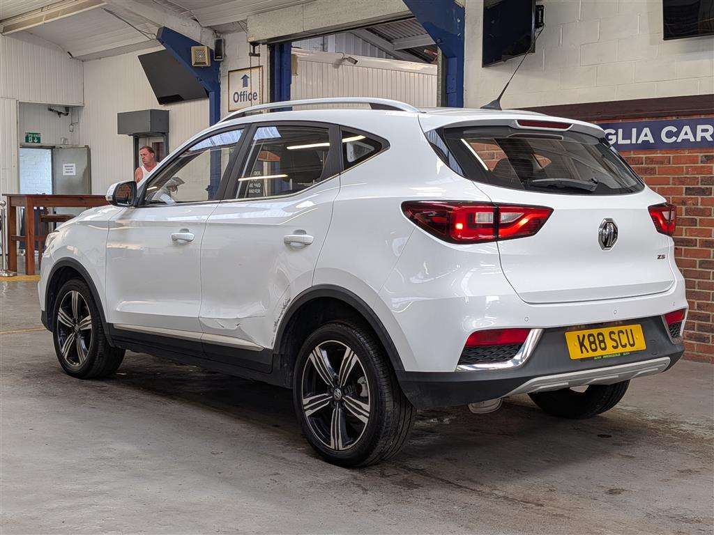 <p>2018 MG ZS EXCLUSIVE</p>
