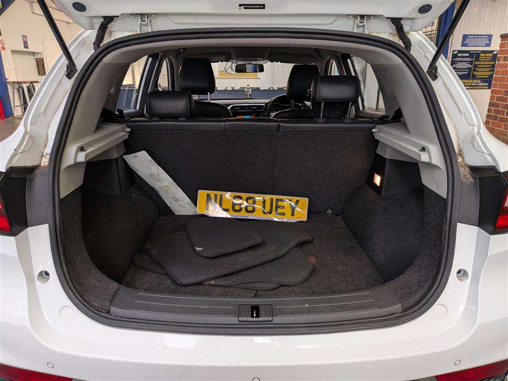 <p>2018 MG ZS EXCLUSIVE</p>
