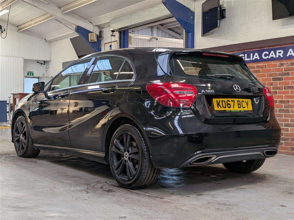 <p>2018 MERCEDES-BENZ A 180 SPORT AUTO</p>