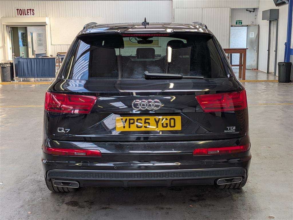 <p>2015 AUDI Q7 S LINE TDI QUATTRO AUTO</p>