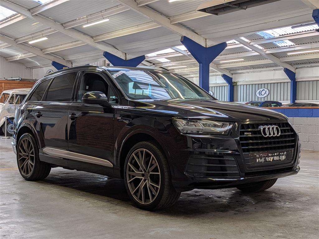 <p>2015 AUDI Q7 S LINE TDI QUATTRO AUTO</p>