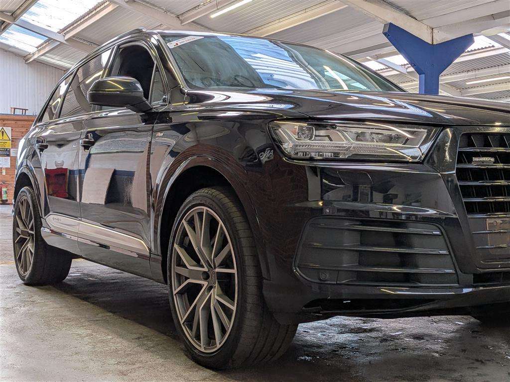 <p>2015 AUDI Q7 S LINE TDI QUATTRO AUTO</p>