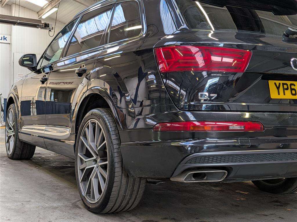 <p>2015 AUDI Q7 S LINE TDI QUATTRO AUTO</p>