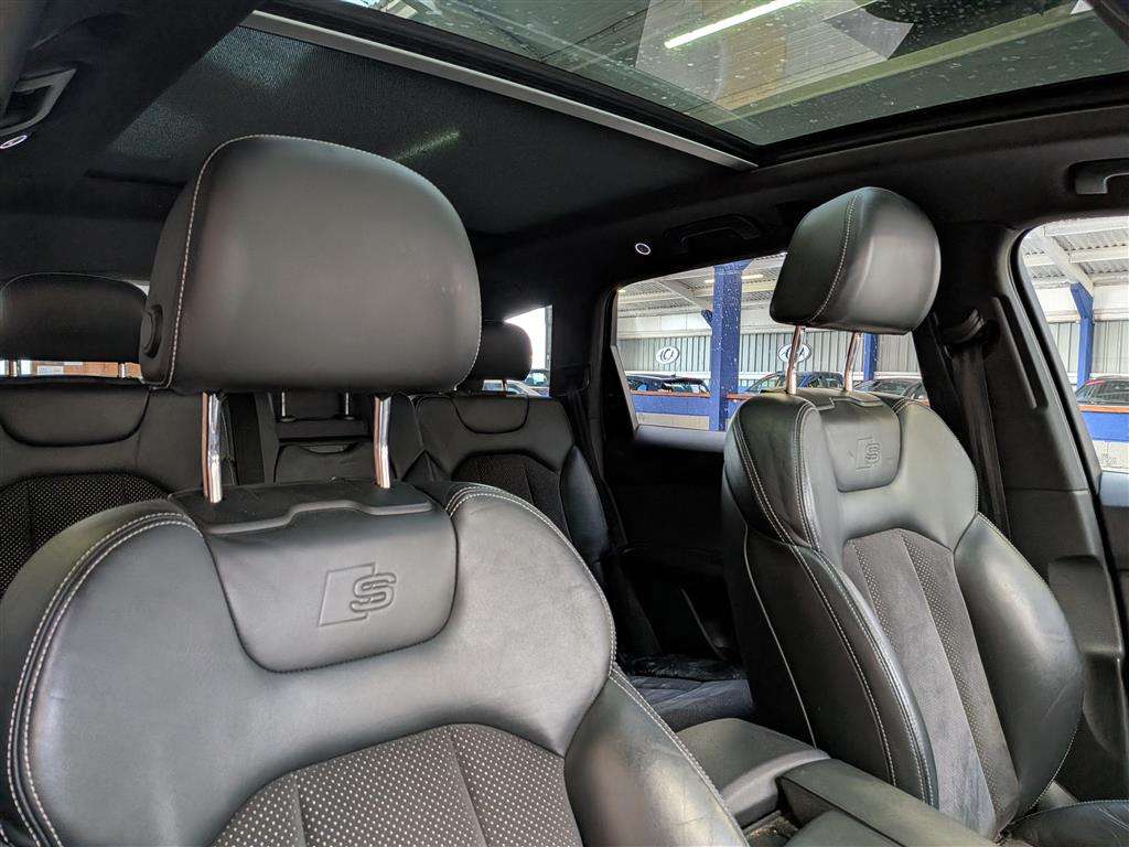 <p>2015 AUDI Q7 S LINE TDI QUATTRO AUTO</p>