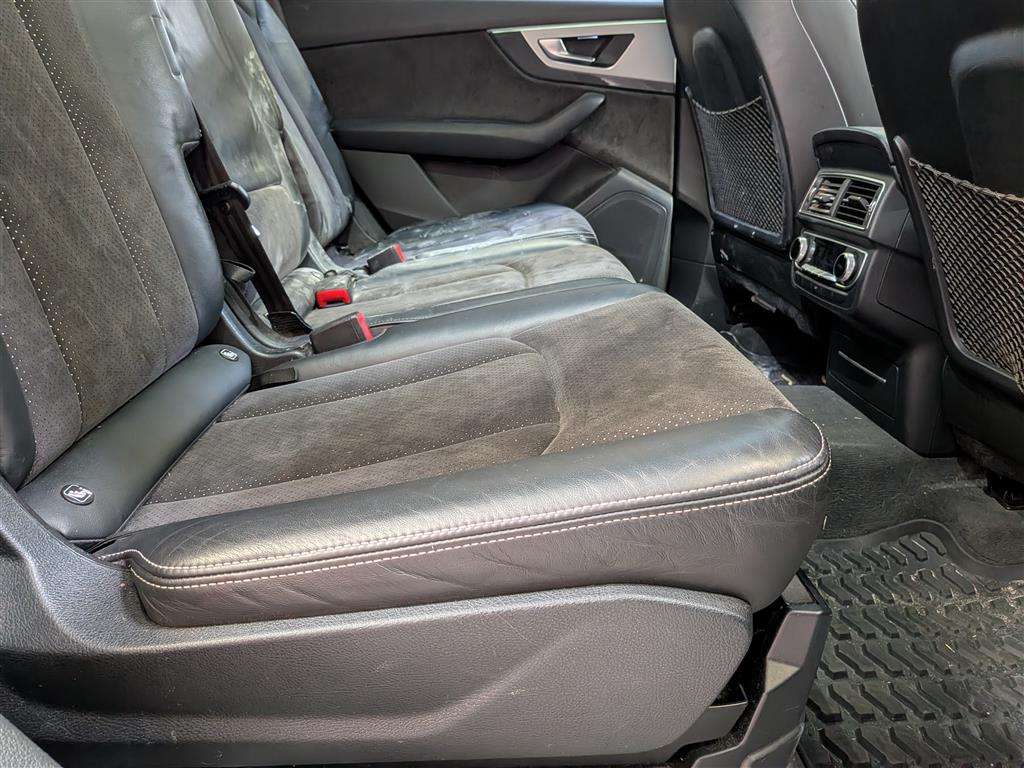 <p>2015 AUDI Q7 S LINE TDI QUATTRO AUTO</p>