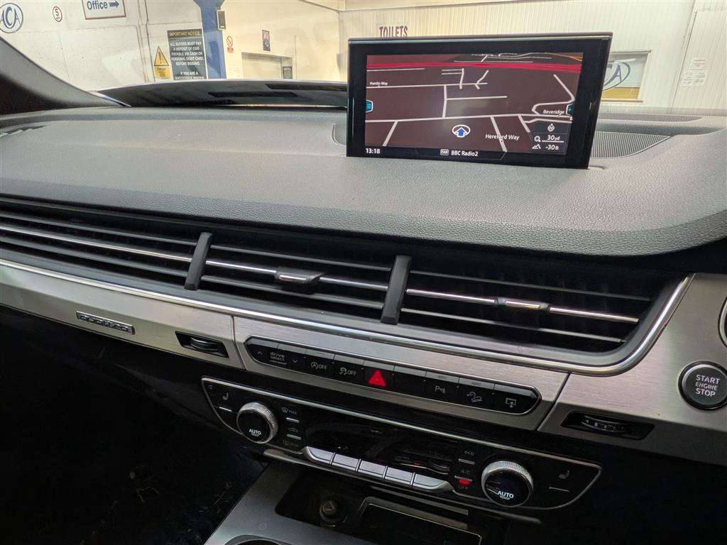 <p>2015 AUDI Q7 S LINE TDI QUATTRO AUTO</p>