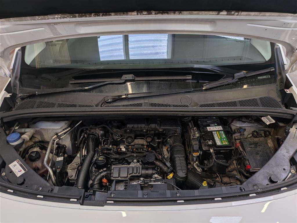 <p>2022 PEUGEOT PARTNER PROFESSIONAL PREM</p>