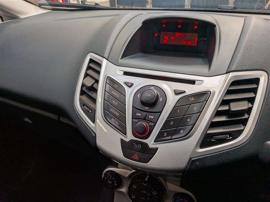 <p>2012 FORD FIESTA ZETEC AUTO</p>
