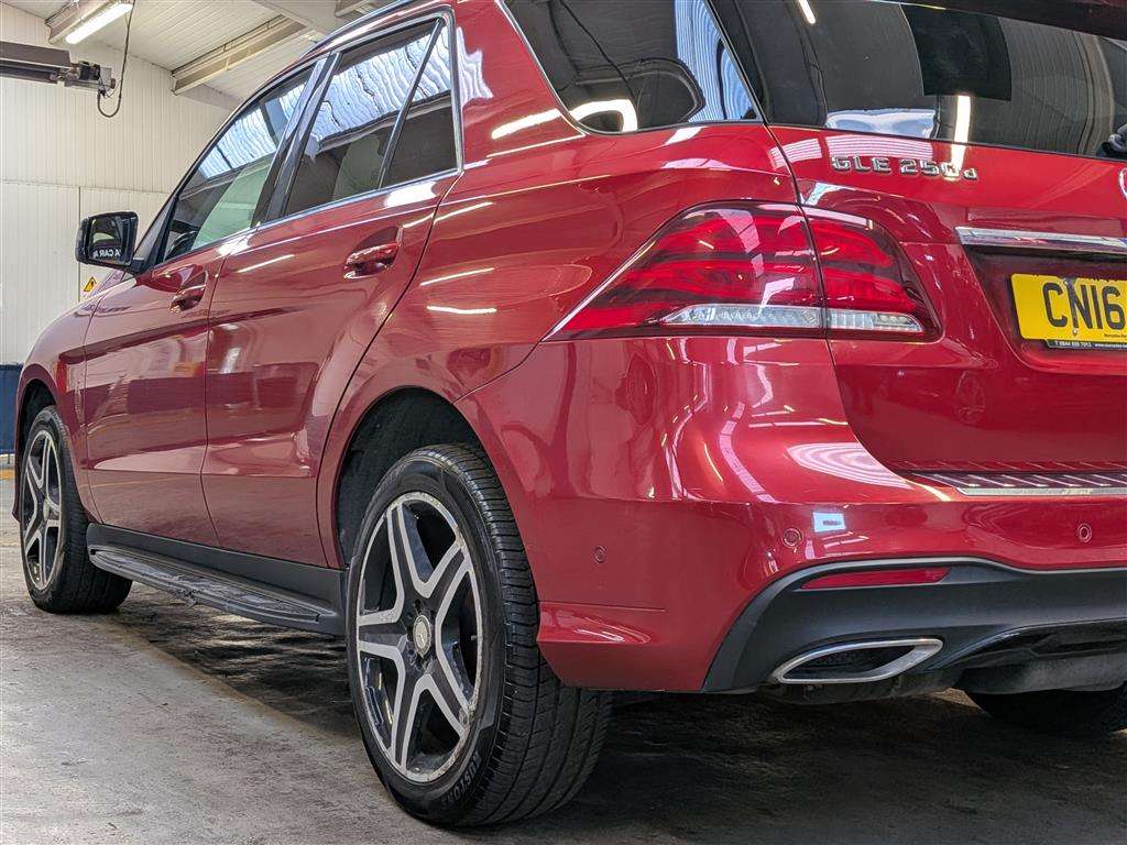 <p>2016 MERCEDES-BENZ GLE 250 D 4M AMG LINE PRE</p>
