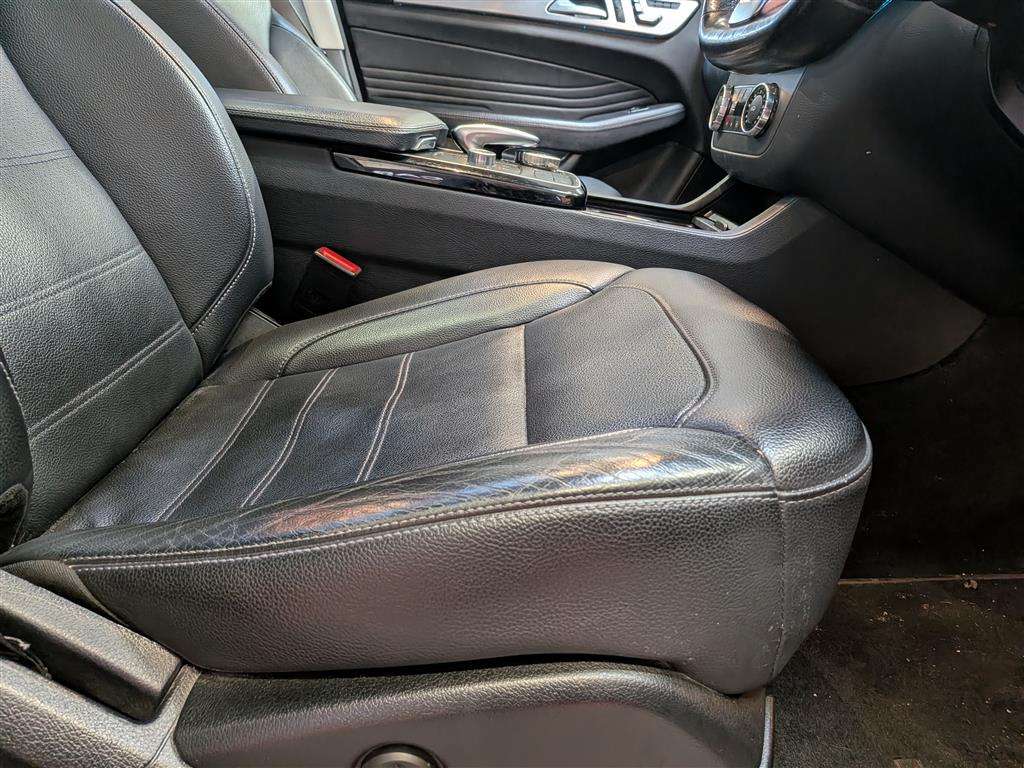 <p>2016 MERCEDES-BENZ GLE 250 D 4M AMG LINE PRE</p>