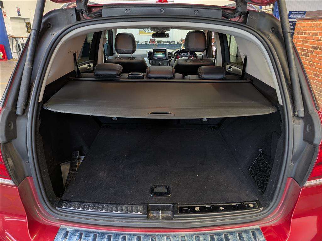 <p>2016 MERCEDES-BENZ GLE 250 D 4M AMG LINE PRE</p>