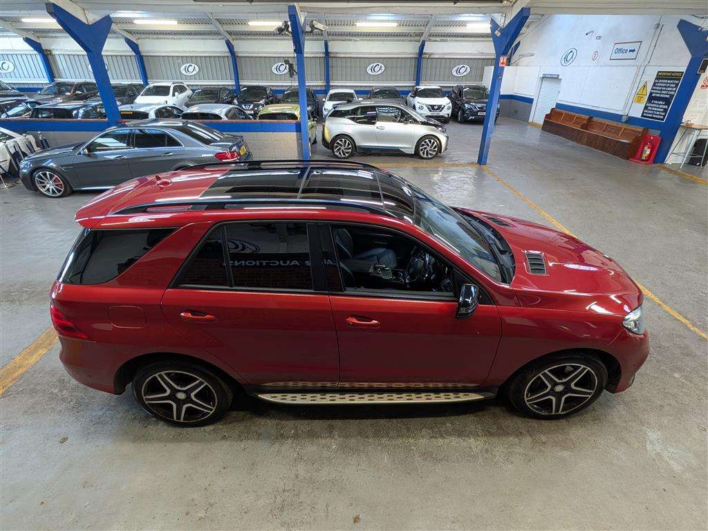 <p>2016 MERCEDES-BENZ GLE 250 D 4M AMG LINE PRE</p>
