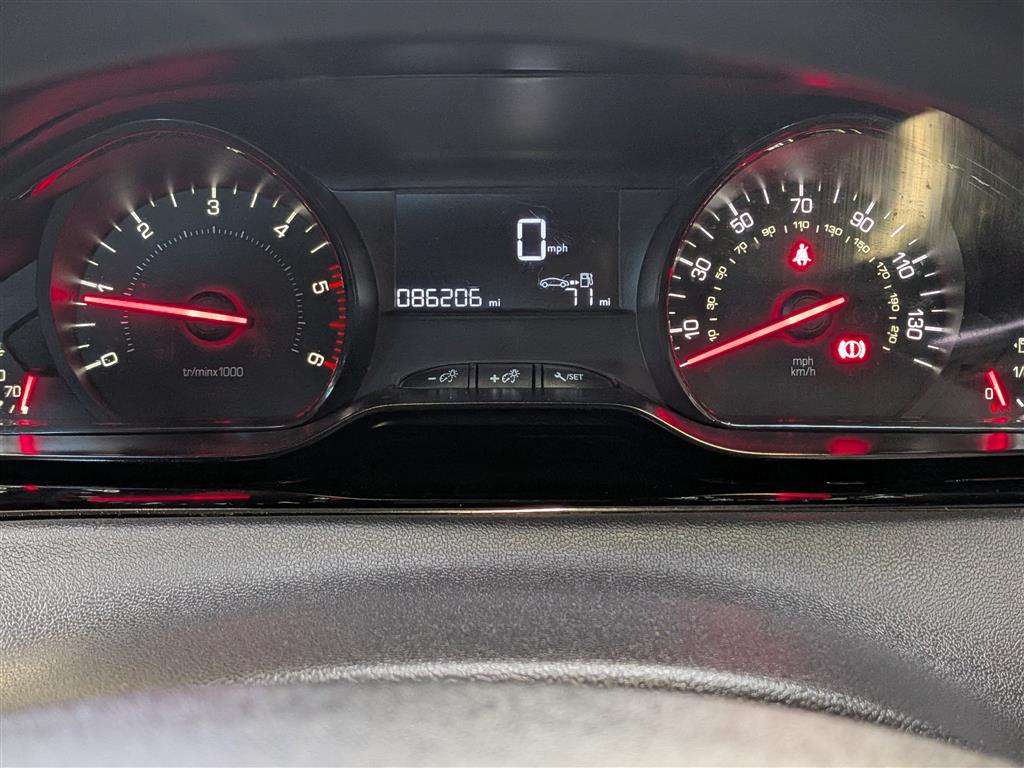 <p>2013 PEUGEOT 208 ACCESS PLUS HDI</p>